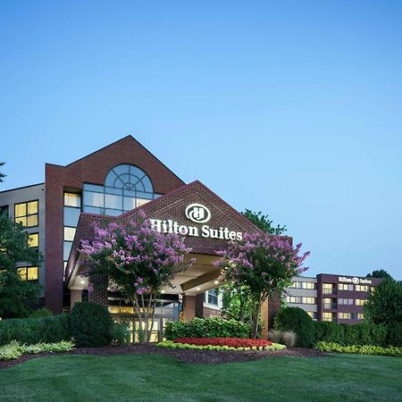 Hilton Suites Brentwood Exterior photo